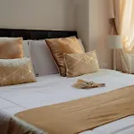 Relais Giulia Bed & Breakfast 4*