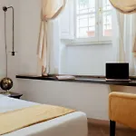 ريليه جوليا فندق مبيت وإفطار 4*