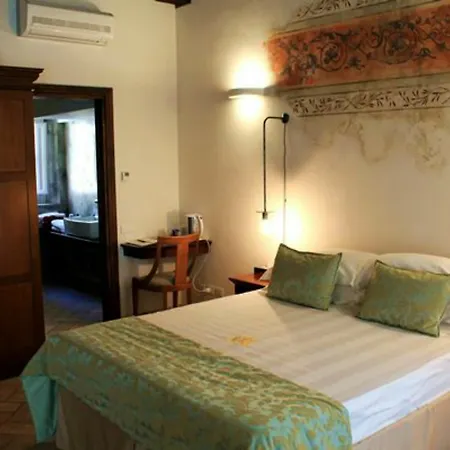 Relais Giulia Bed & Breakfast 2*