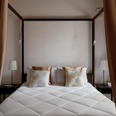 ريليه جوليا 4* روما