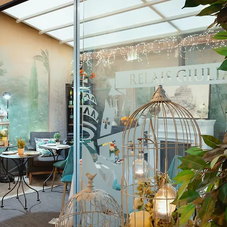 瑞莱斯朱利亚酒店 4*